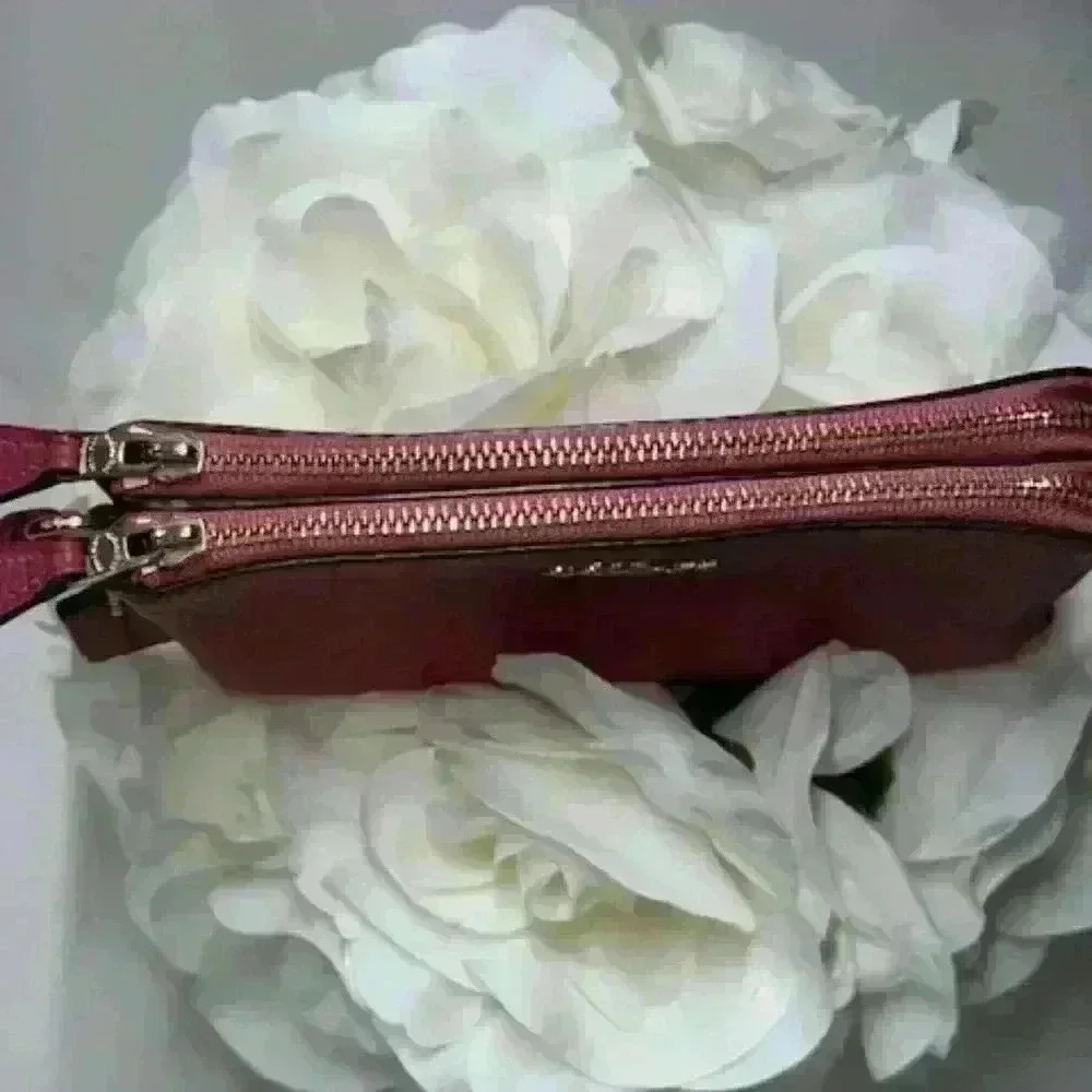 Coach Pink Mauve Pebbled Leather Wristlet Double Corner Zippered #F87587 EUC!